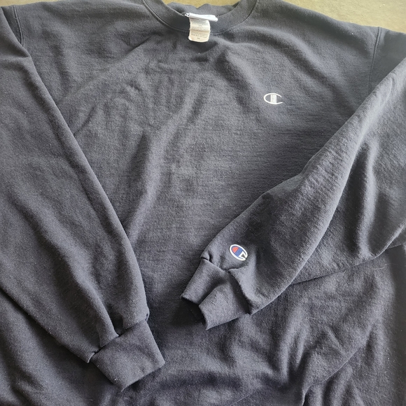 Champion Black Crewneck Sweatshirt - Picture 2 of 3